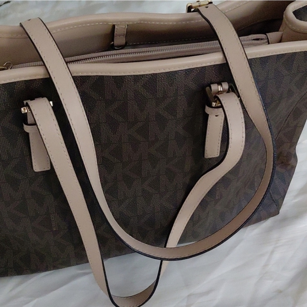 Michael kors Signature Logo Tote - Picture 8 of 16